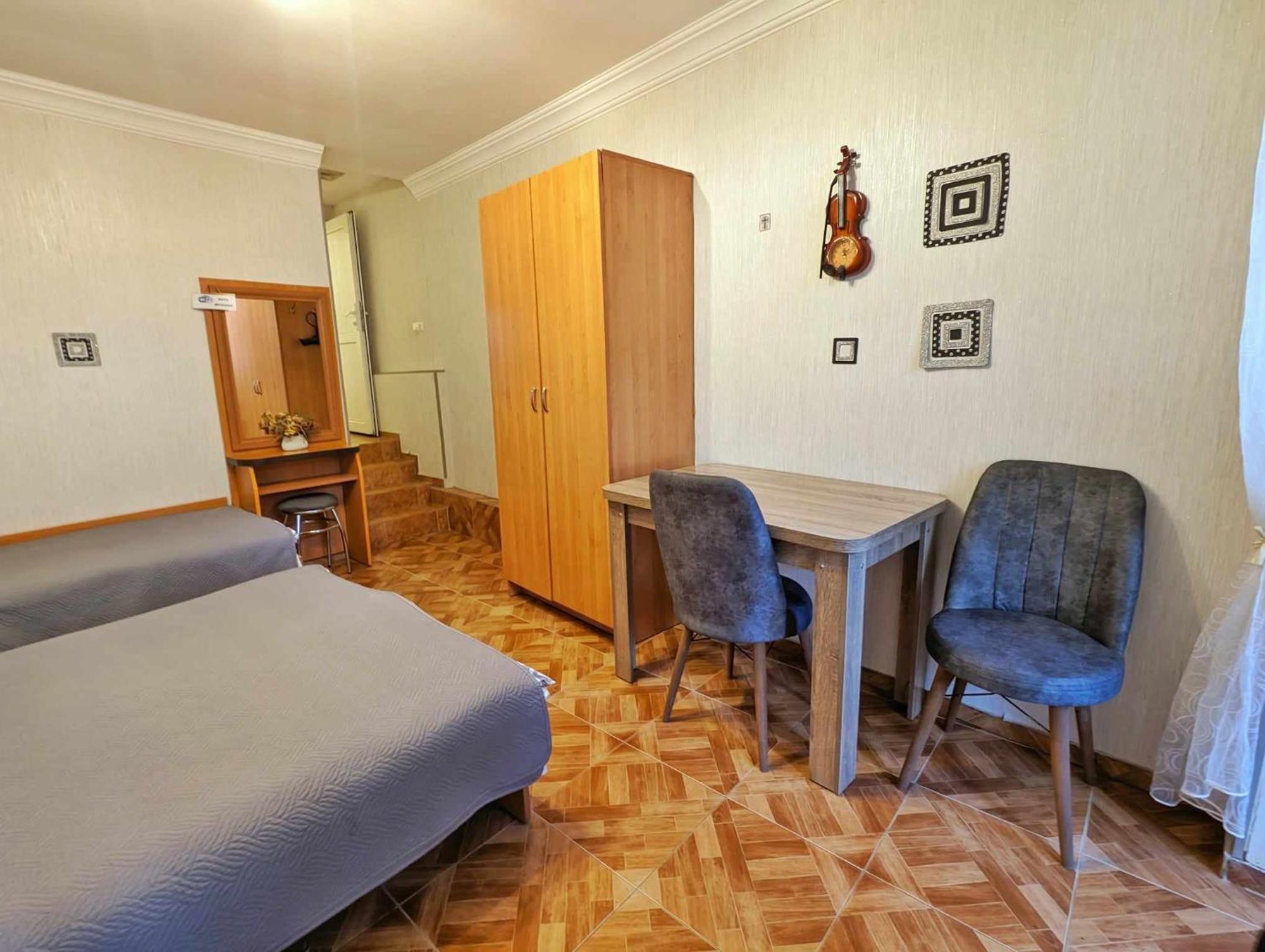 Paata'S Guesthouse Borjomi Exteriör bild