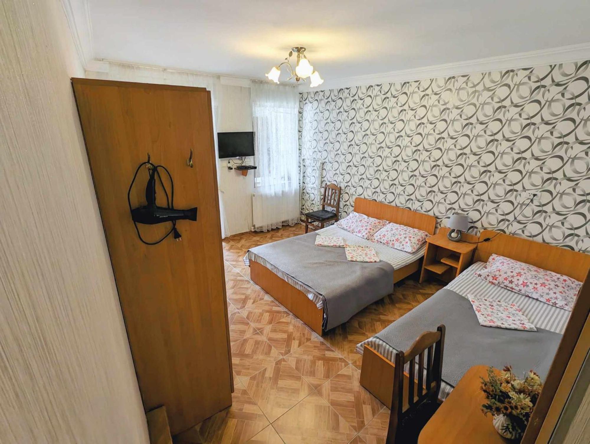 Paata'S Guesthouse Borjomi Exteriör bild