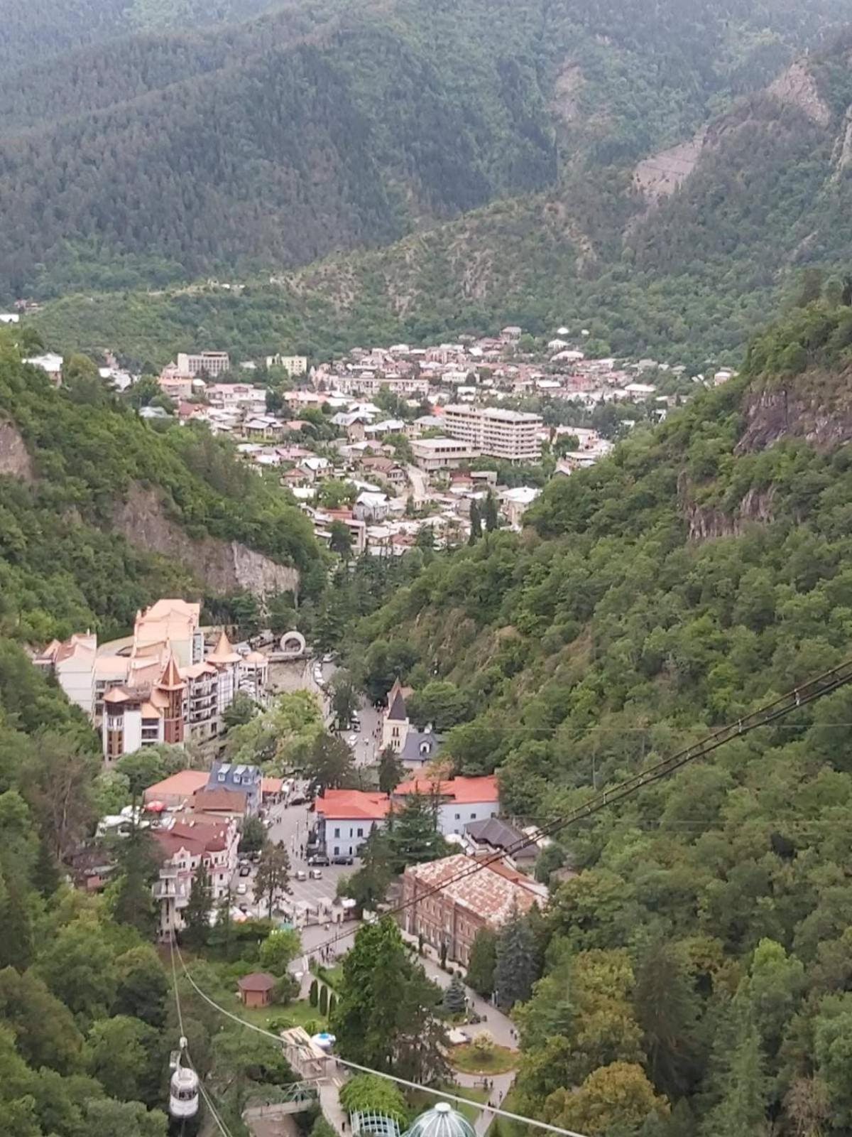 Paata'S Guesthouse Borjomi Exteriör bild